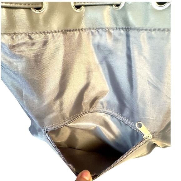 NWOT Alan Stuart Mississippi State Silver and Red Bucket Purse - Sz M-L - Picture 7 of 10